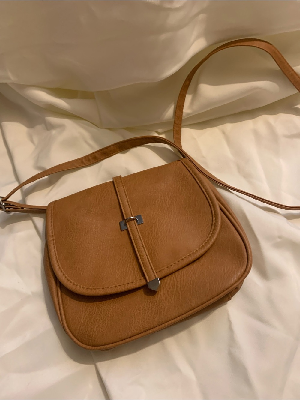 Leather Crossbody Bag in Cognac Brown